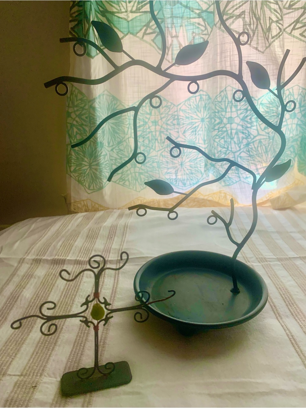 2 Jewelry Stands w/ Nature Vibes in Espresso & dark bronze metal